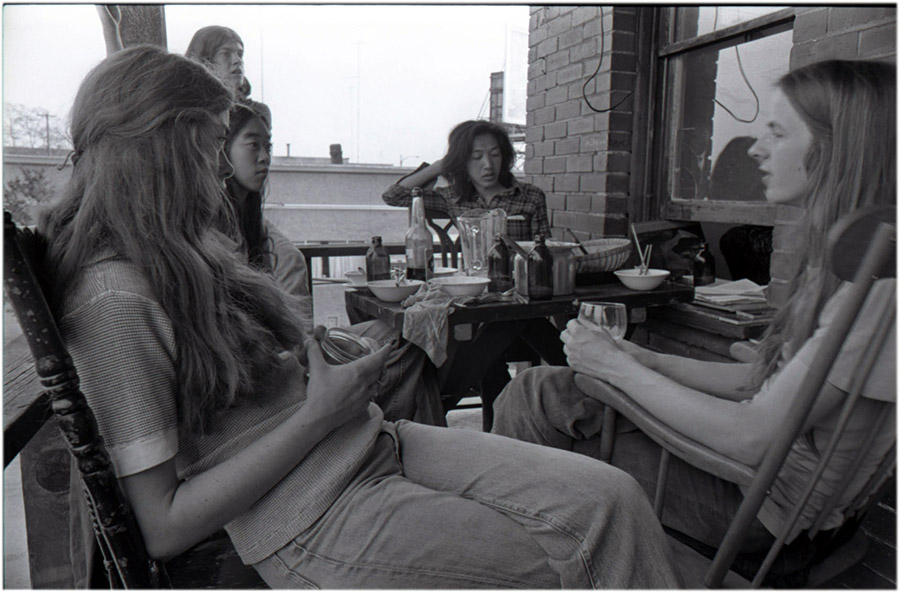 Mainstreeters: Annastacia MacDonald, Deborah Fong, Paul Wong, Kenneth Fletcher at “The Complex” (26th and Main), c. 1974. Image courtesy of Kazumi Tanaka